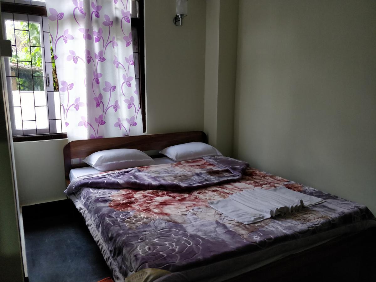 Hotel Pine Leaf Gangtok Exteriör bild